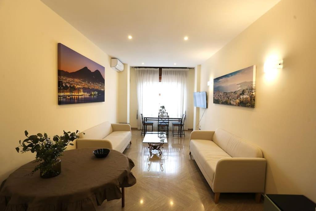 Casa Toledo - Piazza Municipio Luma Apartment Naples